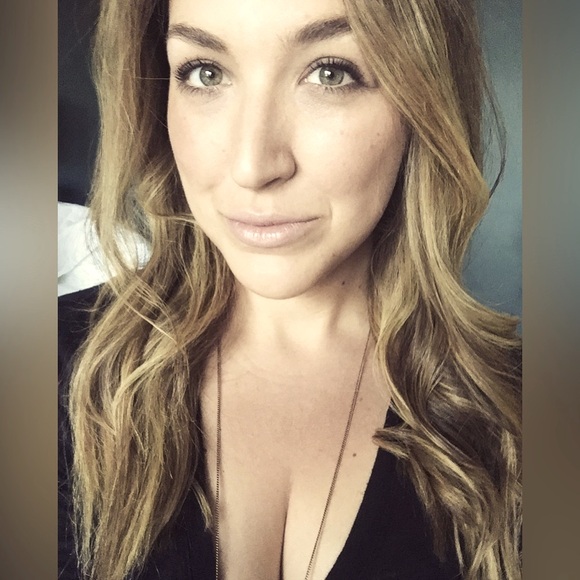 Meet your Posher, Jessica - Picture 1 of 1